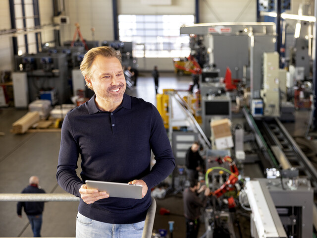 Zakenman op telefoon